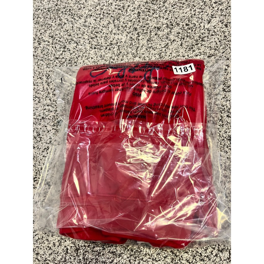 Disney Store Winnie the Pooh Poohs Snowy Days Red Sweatshirt Size Medium Vintage - Picture 9 of 11